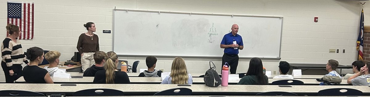 Lancer_BASE's tweet photo. Thank you Brian Renner, Stephanie Phillips, and Terra Bonifas for speaking to our Leadership Development Class! #Communication #Opportunity https://t.co/HefdUkrLxH