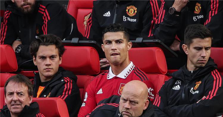 DhAlRakkad's tweet photo. رحبوا معنا بأكثر لاعب تم طرده..
1- تم طرده من ريال مدريد 2018.
2- تم طرده من مانشستر يونايتد 2022.
تحسبونه وقف واحترم مسيرته ؟ 
تم طرده من منتخبه منتخب البرتغال 2026.

لاعب منتهي .. يحاول إجبار الناس على تحمله.
يستحق هذه النهاية.. https://t.co/2XfbN3NAnI