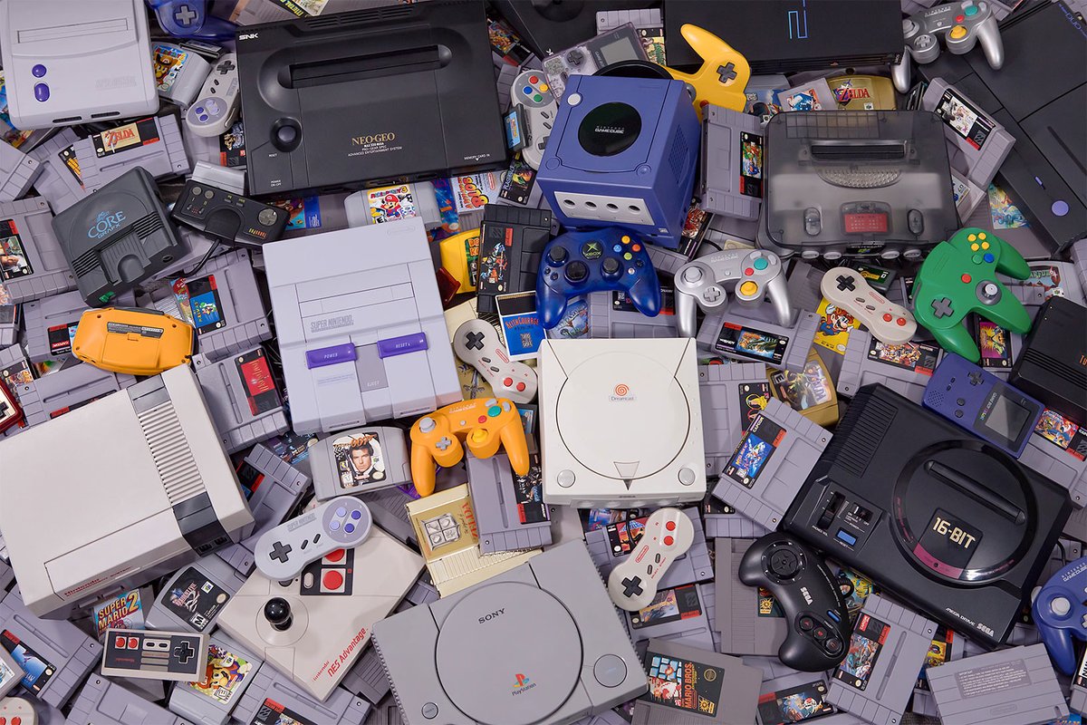 RetroMemoriesHQ's tweet photo. What's the oldest console you have ever owned? https://t.co/Qao3DLquJo