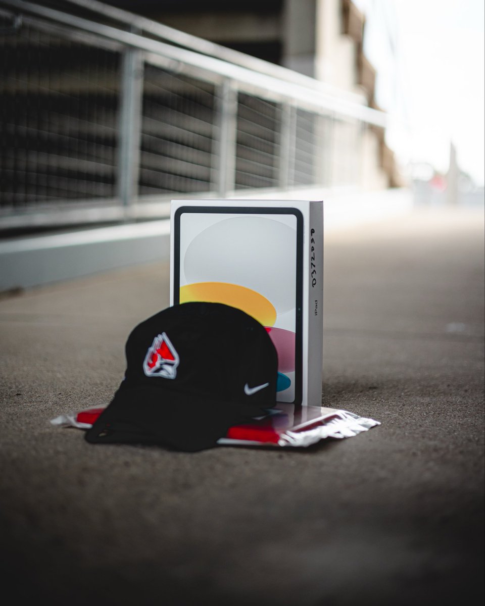 BallStateFB's tweet photo. ✨Student Giveaways ✨

-First 250 students in Section T receive a limited-edition Ball State Nike Cap
-Students can win an iPad by scanning a QR code on the stadium videoboard. One eligible student will win an iPad in the third quarter! https://t.co/ZY87JxeJ1l