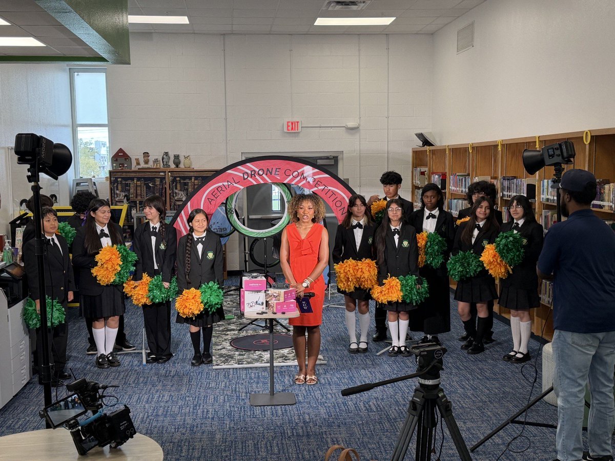 MrCortezRobotic's tweet photo. Honored and grateful to receive this $10,000 grant for my kiddos! 💚

This support will help us continue growing our STEM and drone program.
What an awesome day for our kids and our school! 🦉🚁

Yes, the check says October 2 because you’ll get to see it all on WFAA this Friday! https://t.co/tPyD8hXoqt
