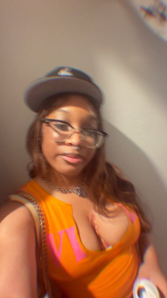 4lutt's tweet photo. pretty titties 🍒 https://t.co/Ip0QdwnmXq