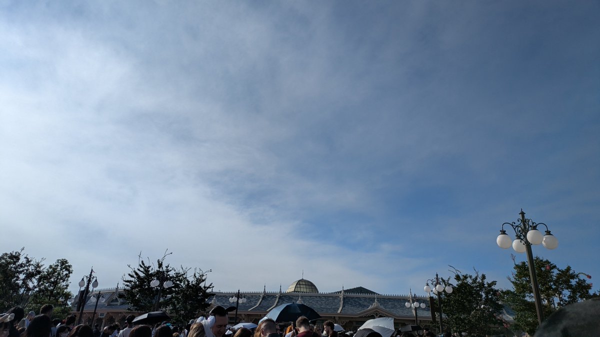 wanwankogen's tweet photo. 久しぶりの🐭ランド
JKの朝は早い😞 https://t.co/pxdMZhK5gd