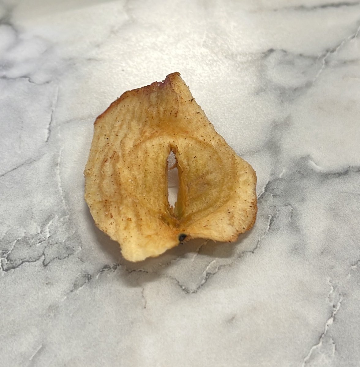 crowskipoo's tweet photo. apple chipussy https://t.co/xszLEKDIr8