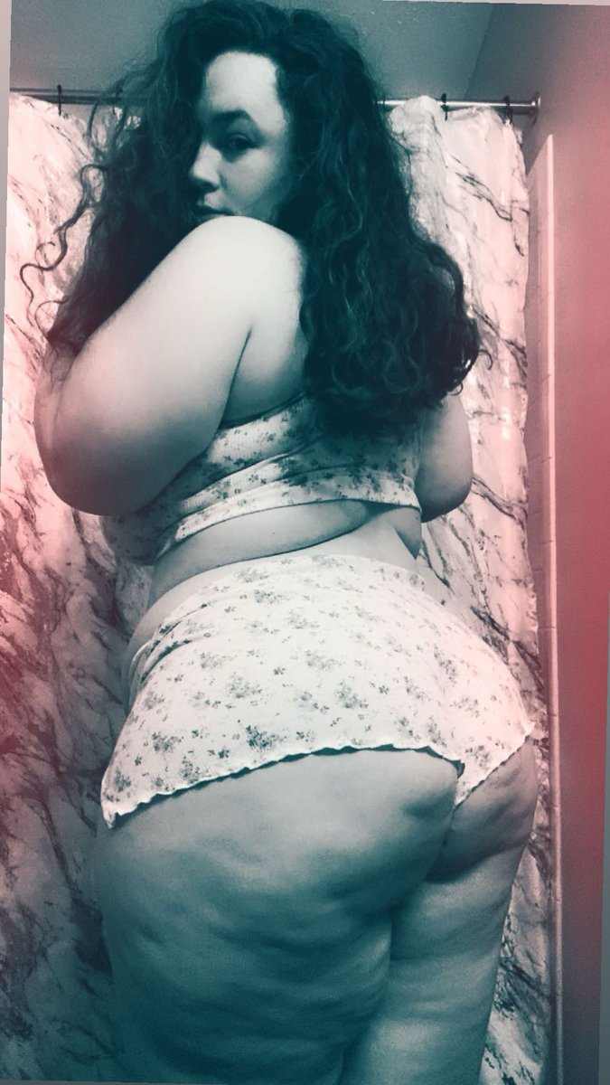 AngelSoftStella's tweet photo. I just wanna be your favorite. 🥵 https://t.co/AkXibtUMeq