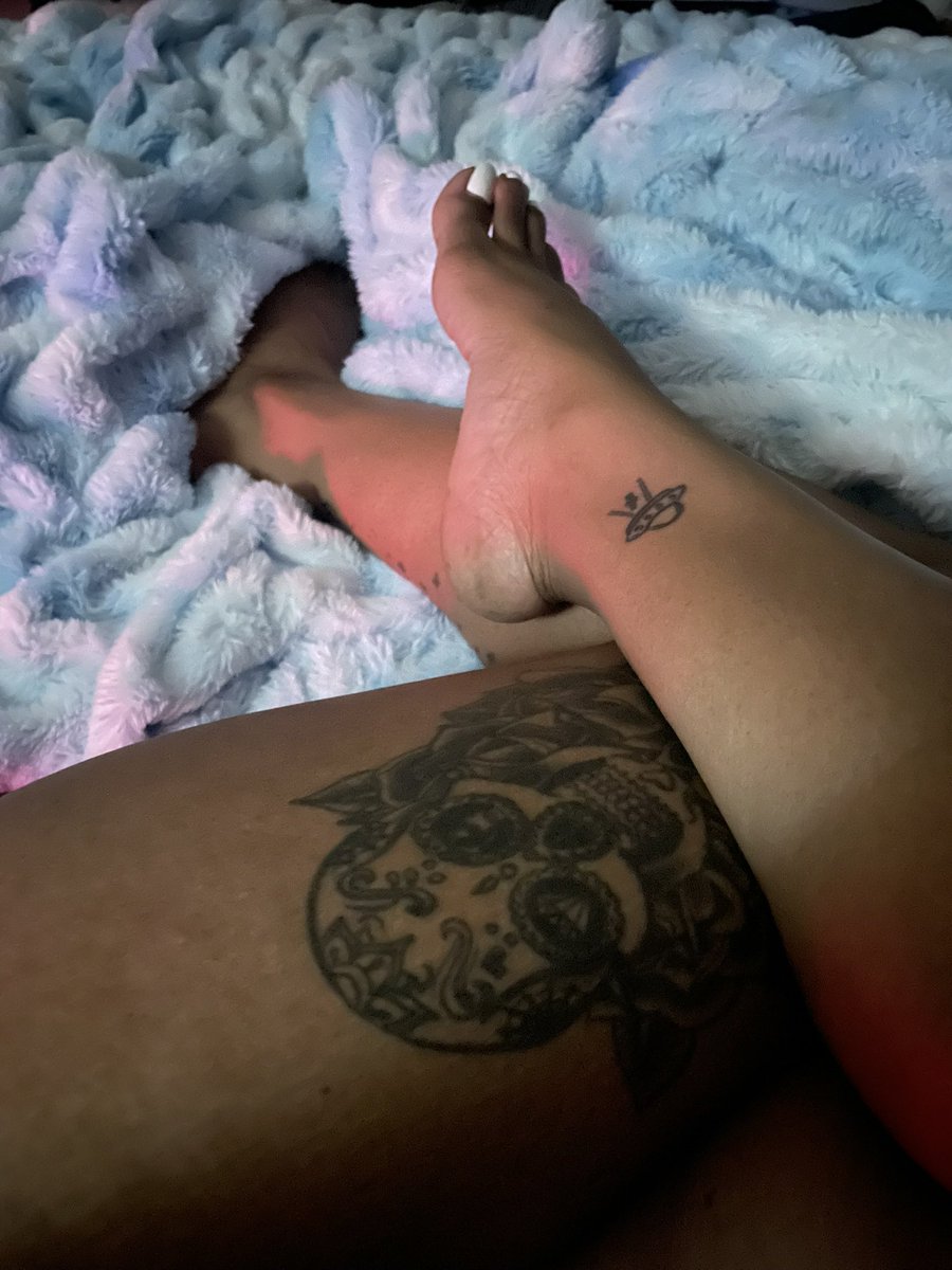 HuniDiptHeelz's tweet photo. https://t.co/xWR7nSFHXf

#feet #footfetish #feetpics #toes #soles  
#prettyfeet #highheels #fishnets #stockings  
#legmodel #fetish #feetlover #feetgoddess https://t.co/awKUNQDjVz