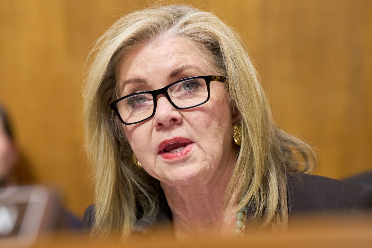 Mollyploofkins's tweet photo. Marsha Blackburn wants to be governor of Tennessee but refuses to debate her opponents or hold a town hall. Is this happening elsewhere?

Candidates who refuse to debate or face their constituents shouldn’t hold office. https://t.co/3yItXTKlOf