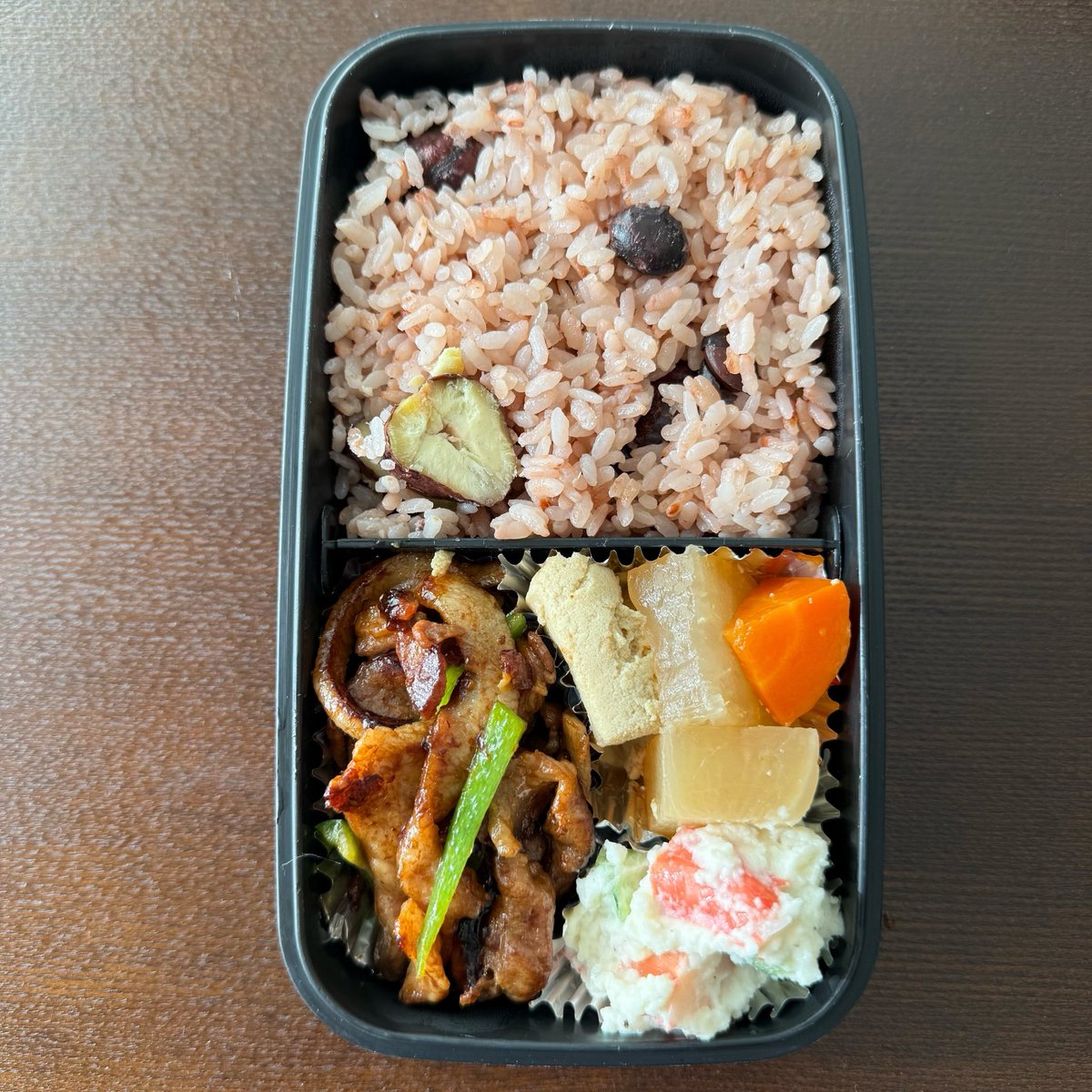 v2_2v6_6v's tweet photo. 10/1(木)のお弁当
おはようございます😃
#お弁当記録 https://t.co/uFMSK9H1Te