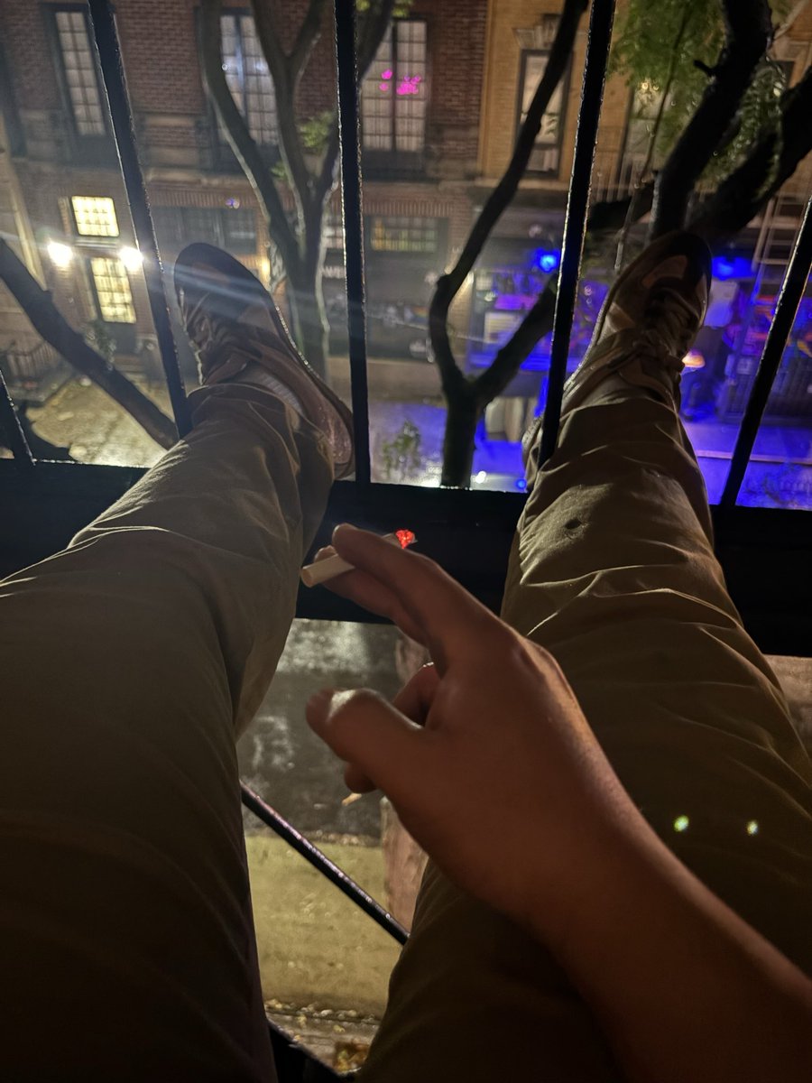 FreightTrainT's tweet photo. Sitting back waiting for $LANK to go to the moon. https://t.co/vIRi5NtG58