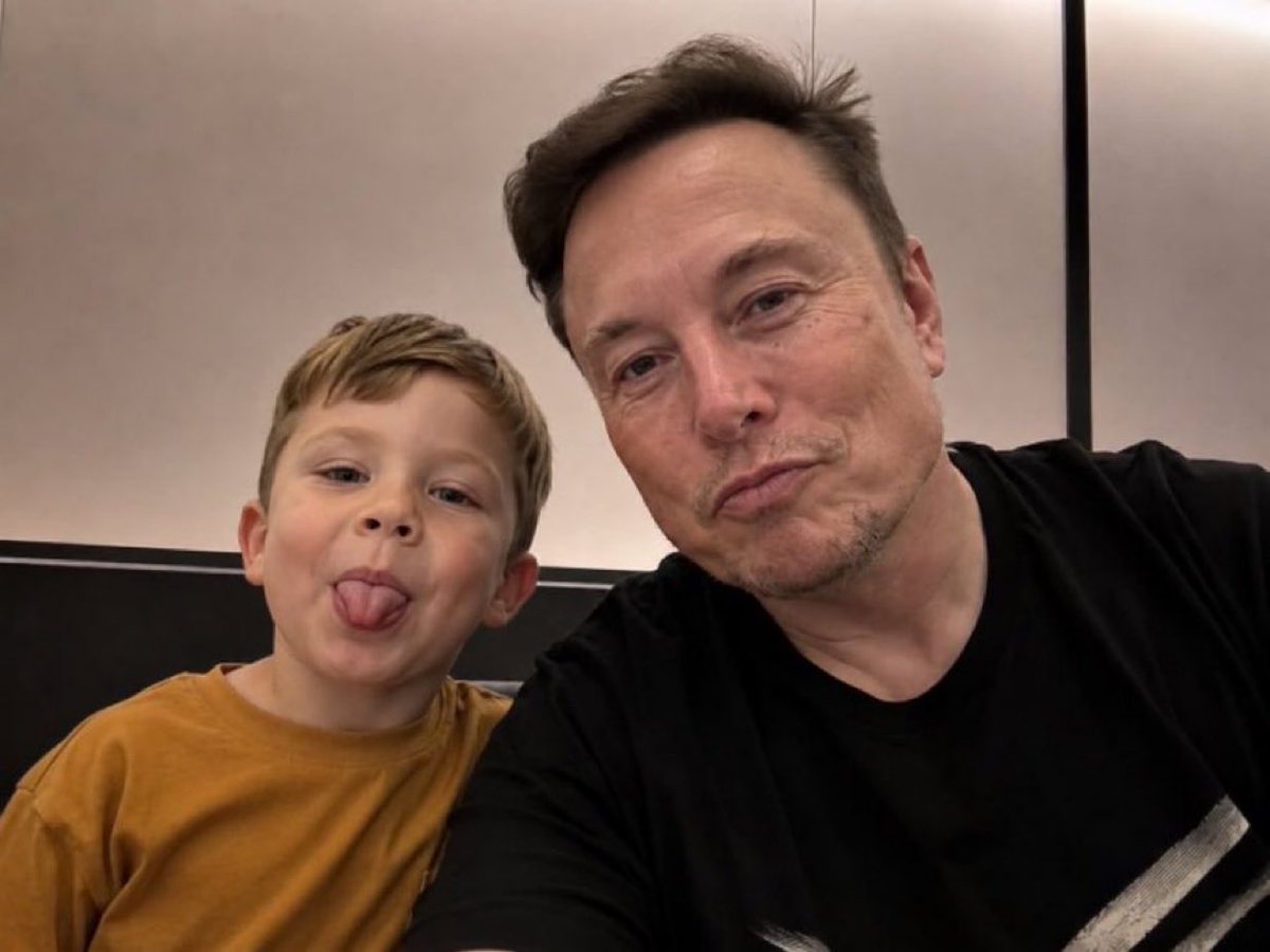 Elon6ads's tweet photo. A simple father-son moment ❤️

Some moments don’t need a caption—just a little love, a smile, and a “say hello.” 👋 https://t.co/yyOvjQthme