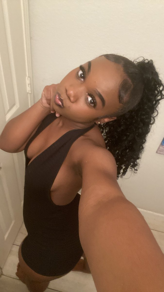ScootyMfJ's tweet photo. Embodiment Of Girl Power 🩷. #blackgirl #اکتوبر4_آغاز_مزاحمت https://t.co/HfjZTn8hap