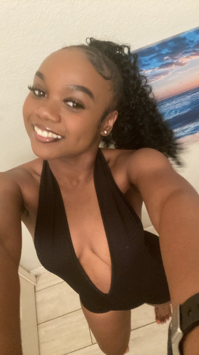 ScootyMfJ's tweet photo. Embodiment Of Girl Power 🩷. #blackgirl #اکتوبر4_آغاز_مزاحمت https://t.co/HfjZTn8hap