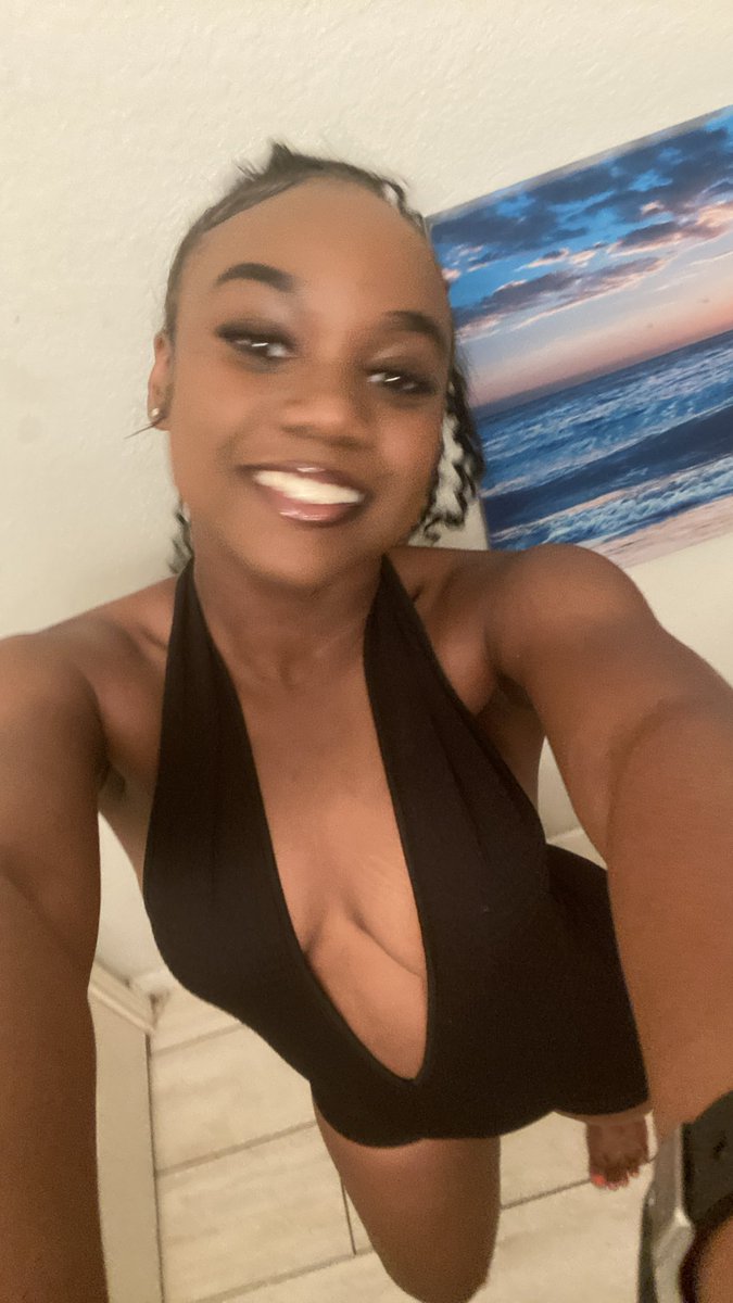 ScootyMfJ's tweet photo. Embodiment Of Girl Power 🩷. #blackgirl #اکتوبر4_آغاز_مزاحمت https://t.co/HfjZTn8hap