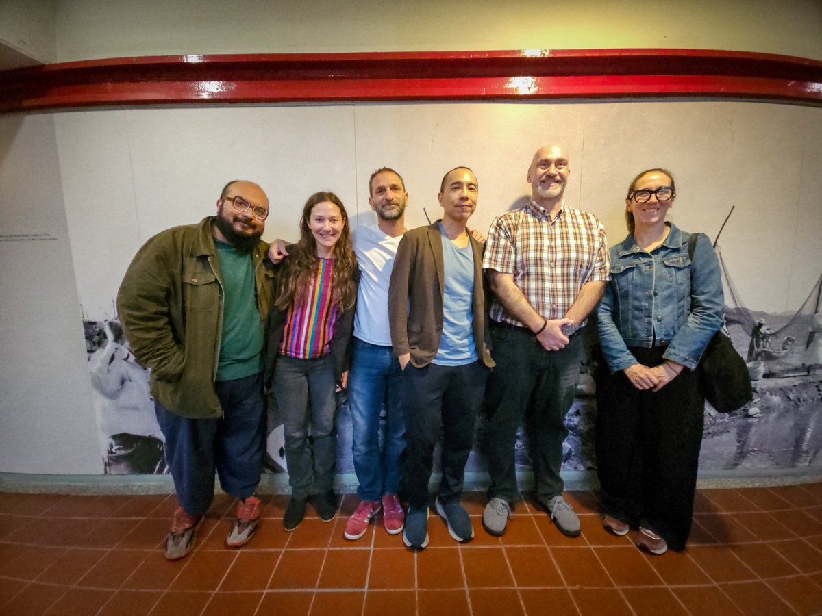 FilmotecaUNAM's tweet photo. Un gusto recibir en nuestras instalaciones al director y productor tailandés, Apichatpong Weerasethakul.

Durante su visita, compartimos con él parte de la memoria, los acervos y el trabajo que realizamos en #FilmotecaUNAM para preservar y celebrar el cine. https://t.co/nffPqiuxqn
