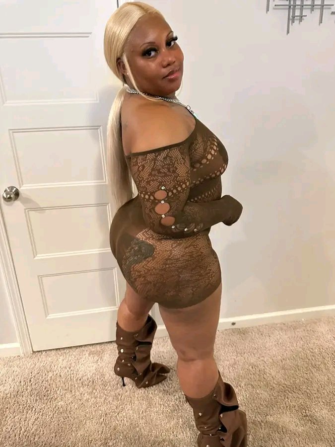 Kellycocouvcat's tweet photo. 💋💋💋💋 https://t.co/olF2ROxrdZ