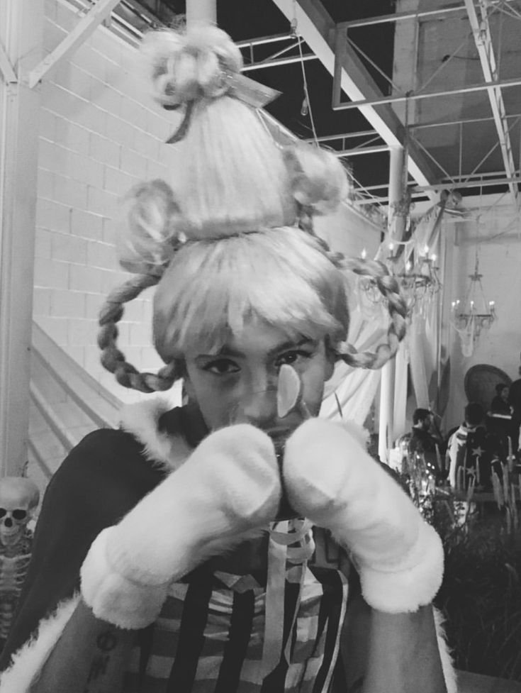 THEJUDGEOHNO's tweet photo. Posting this diva in honour of it being the start of October <33 https://t.co/m0xflXiBWr