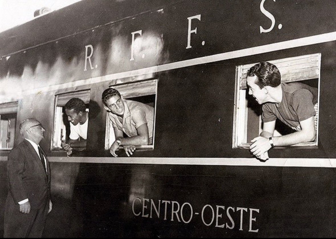 procopiocardozo's tweet photo. Lembrança dos tempos que o Cruzeiro viajava de trem https://t.co/2tXwi9q03o