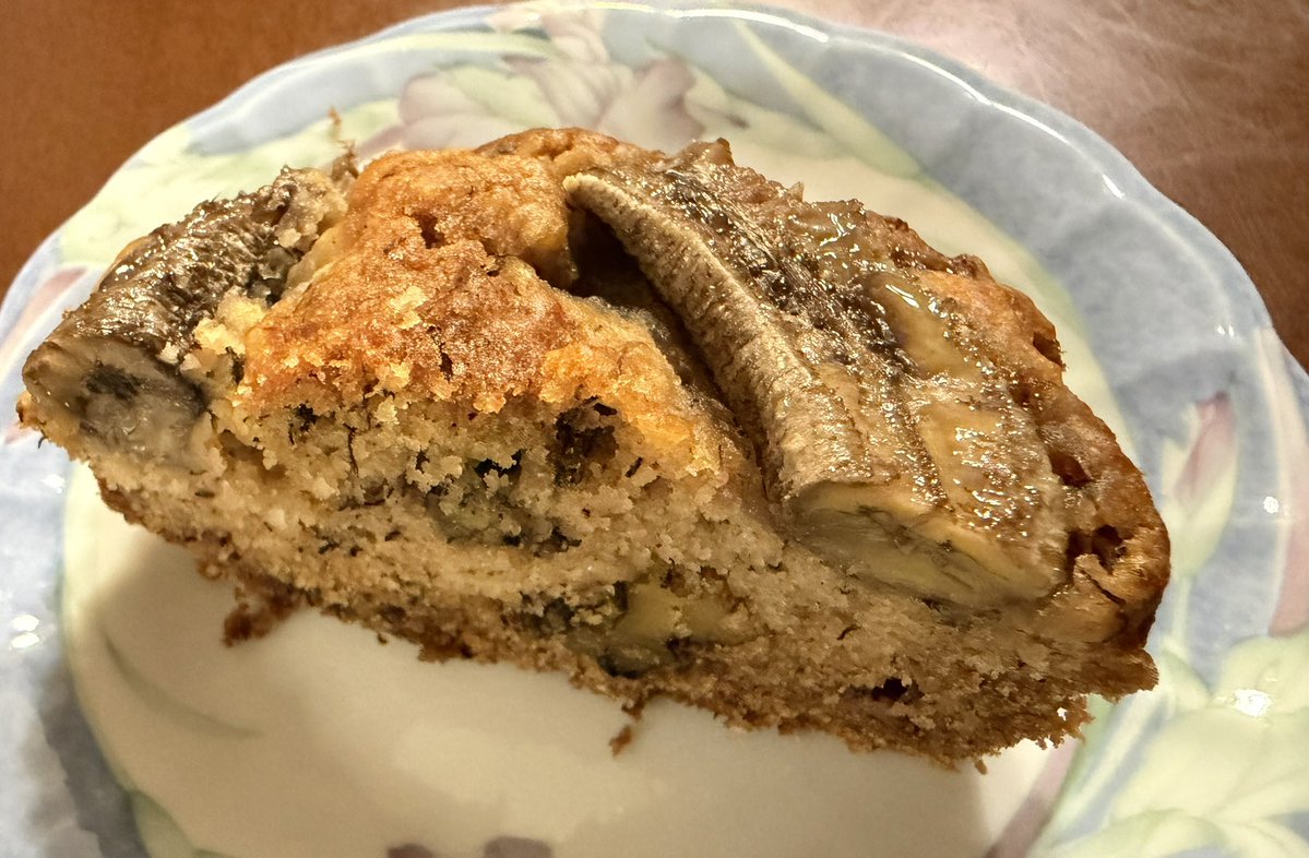Icejun18's tweet photo. おはようございます☀️
今日のデザート
バナナパウンドケーキ https://t.co/R0AOsNqFsP