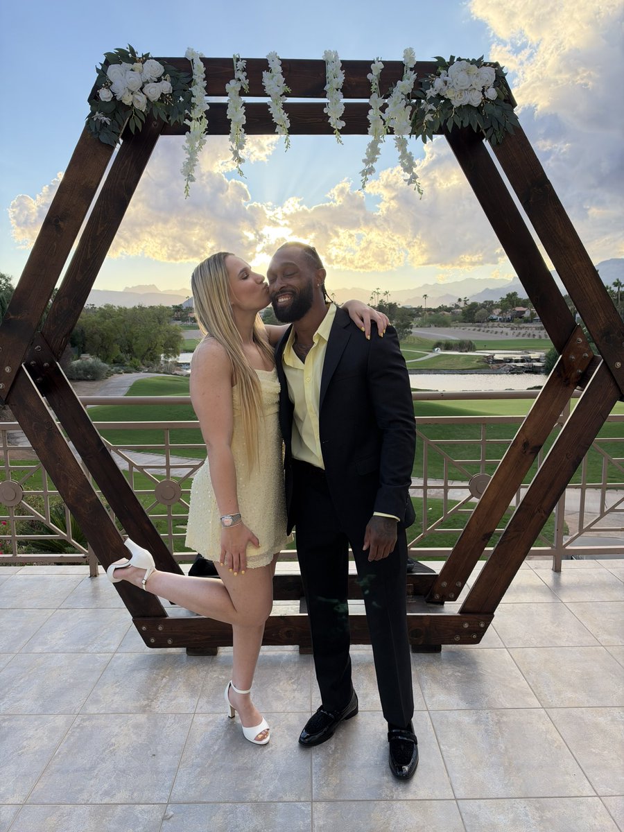 DashingChrisBey's tweet photo. Wedding SZN https://t.co/jddXyKkAGs