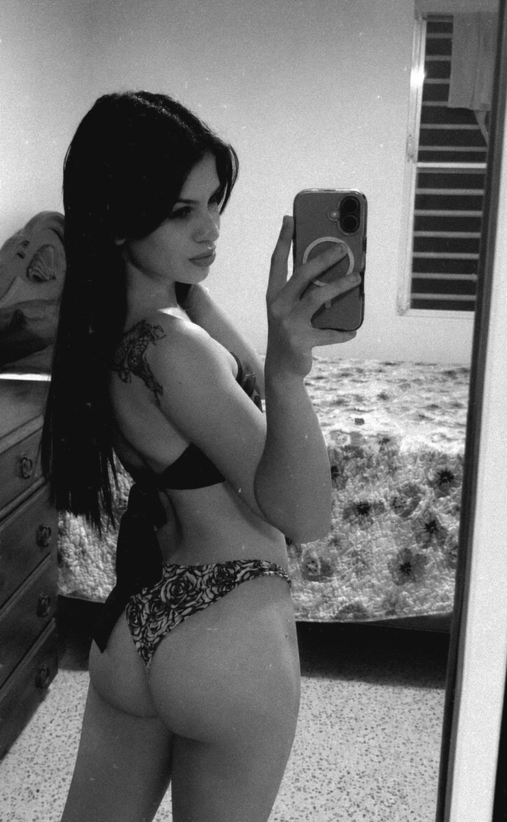 Lilithcoxxx's tweet photo. Too tempting to ignore.🩶🖤
#girl
#latina https://t.co/OidA553Yff