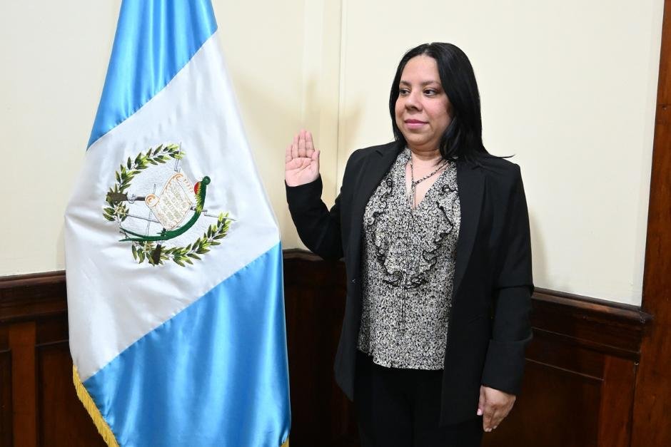 Débora Alvarado asumirá como ministra de Finanzas en lugar de Menkos