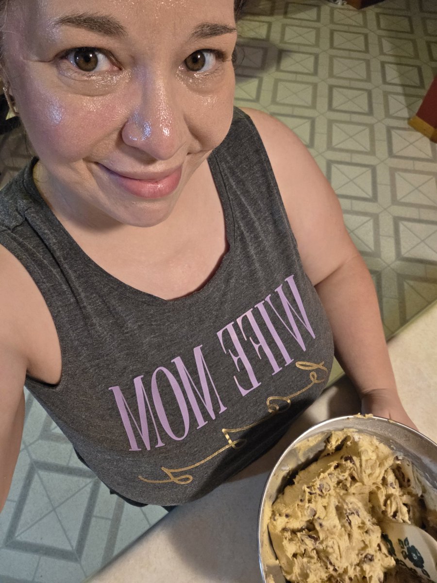 luvs2hike42's tweet photo. Baking cookies and looking rough! 🫠 Is it Friday yet?! 😅 https://t.co/lj7mFFihQF