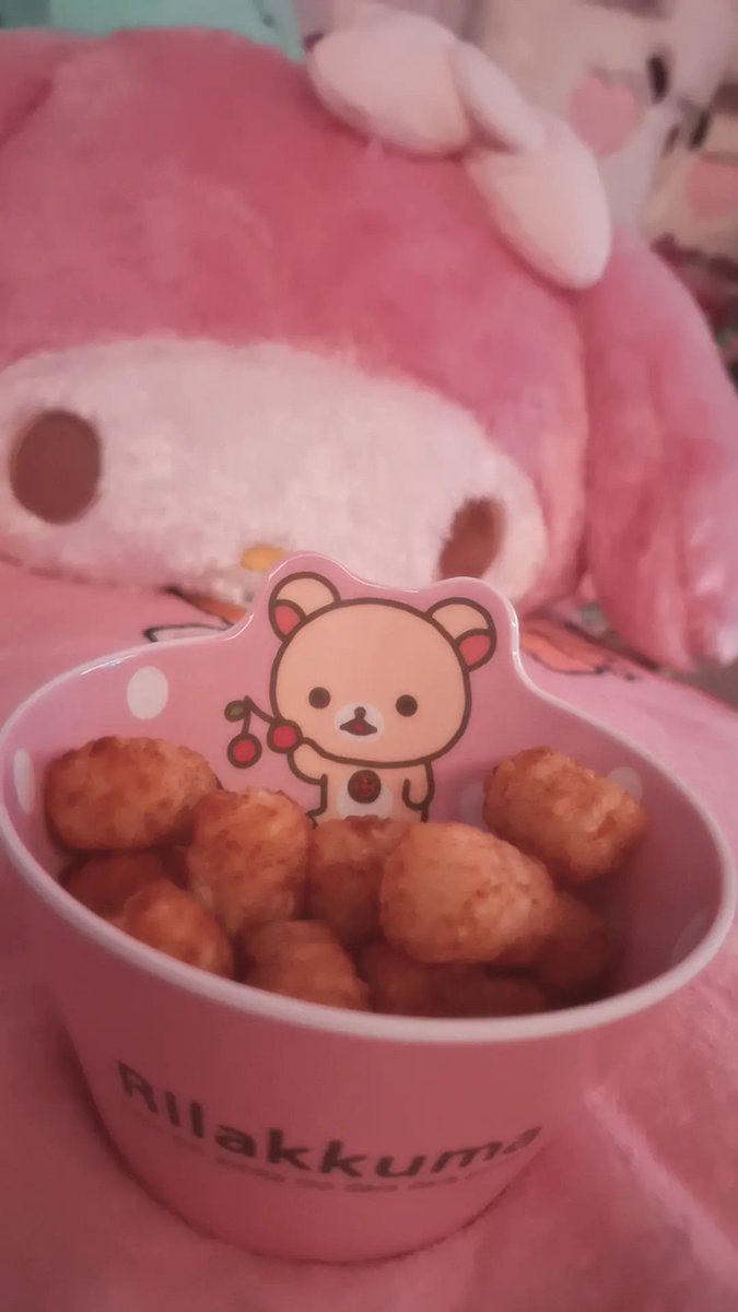 poptartanchan's tweet photo. tater  tots 4 lunch ! ! ! ☆ 🎀🍺ྀ ^__^
 #egirl #cutecore #kawaii #misery 
   #alternative #cute #fyp 🐽🎀 * . ☆ https://t.co/at9i3pEcDP