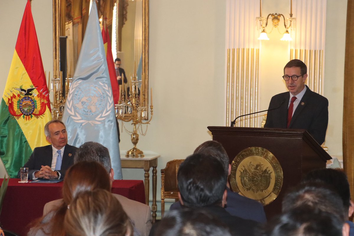 ONUBolivia's tweet photo. El Foro “Gestión de Proyectos bajo Coop. Técnica”, impulsado por @UNOPS_es y @MRE_Bolivia, reunió a autoridades nacionales y personal de UnidadesEjecutoras para conocer el trabajo de UNOPS como brazo operativo de🇺🇳 y dialogar sobre su rol en ejecución de soluciones innovadoras🌎 https://t.co/0Sz2s2ufeP
