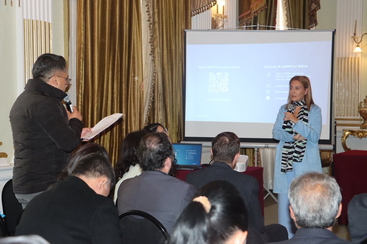 ONUBolivia's tweet photo. El Foro “Gestión de Proyectos bajo Coop. Técnica”, impulsado por @UNOPS_es y @MRE_Bolivia, reunió a autoridades nacionales y personal de UnidadesEjecutoras para conocer el trabajo de UNOPS como brazo operativo de🇺🇳 y dialogar sobre su rol en ejecución de soluciones innovadoras🌎 https://t.co/0Sz2s2ufeP