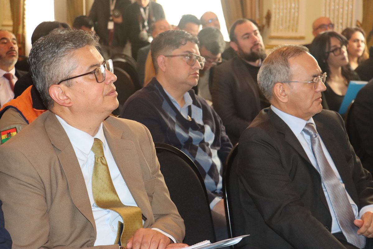 ONUBolivia's tweet photo. El Foro “Gestión de Proyectos bajo Coop. Técnica”, impulsado por @UNOPS_es y @MRE_Bolivia, reunió a autoridades nacionales y personal de UnidadesEjecutoras para conocer el trabajo de UNOPS como brazo operativo de🇺🇳 y dialogar sobre su rol en ejecución de soluciones innovadoras🌎 https://t.co/0Sz2s2ufeP