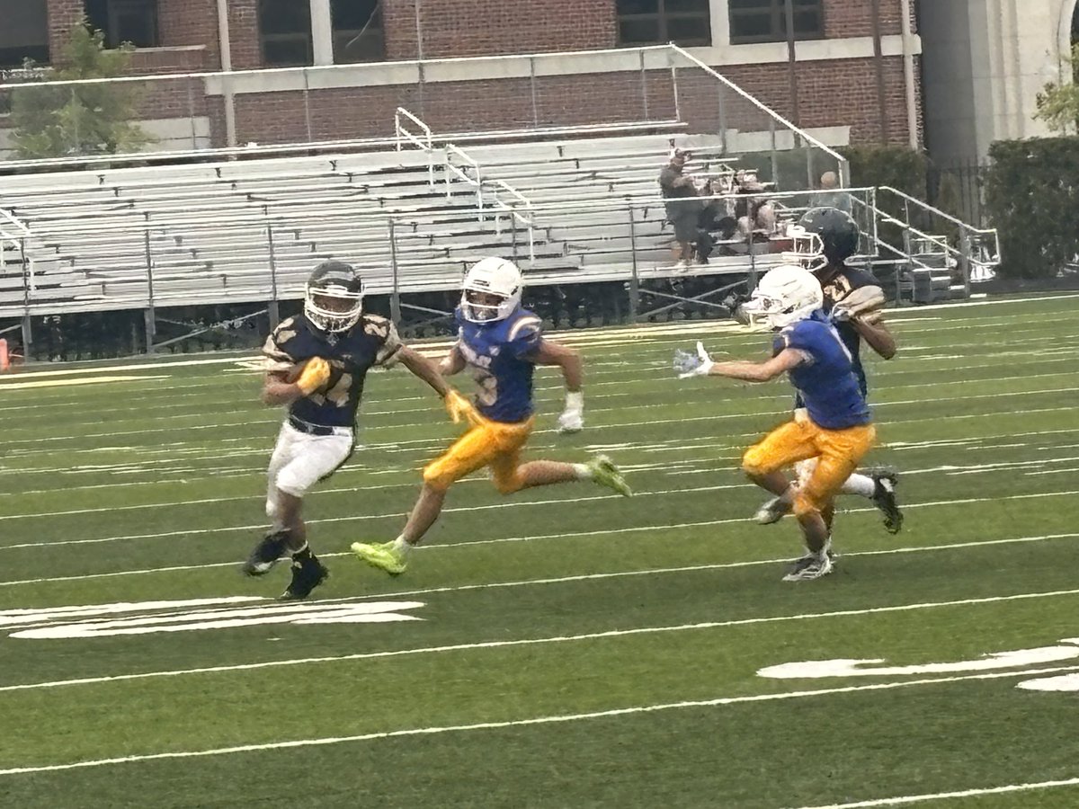 DonnellMiddle's tweet photo. Congratulations to the 8th grade football team on their 20-14 victory over Whitmer tonight!  Way to go Trojans! #TrojanTrue #DonnellProud @FHSAthletic 
🏈🏈🏈🏈🏈🏈🏈🏈🏈🏈🏈 https://t.co/a3MmKb2XUX