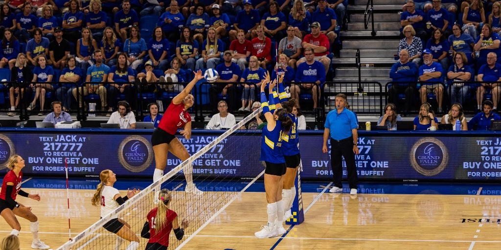 SDState's tweet photo. September Camera Roll 📣 🎶 📘 #SDState https://t.co/bpSOj5f5Z2