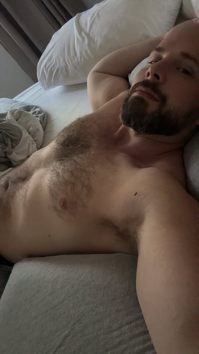 iamtdags's tweet photo. Bringing the thirst back to Twitter. Hi #gay. https://t.co/WFiPCqjqTr