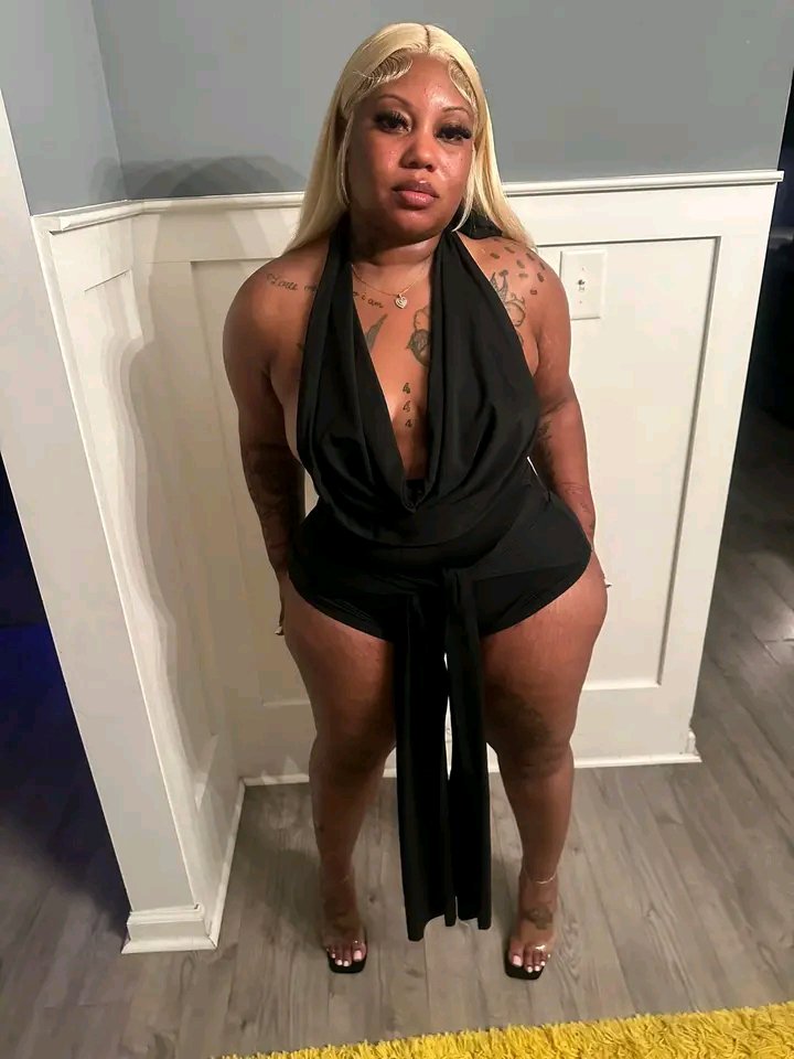 Kellycocouvcat's tweet photo. I really want to get naghty tonight who is interested in me should DM 👌 https://t.co/8Gb6i05Yxf