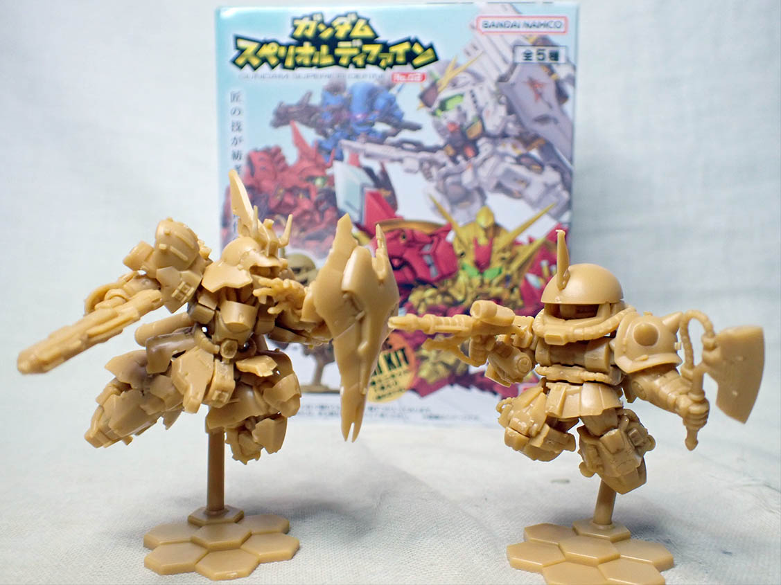 meechan80's tweet photo. HP更新しました。（10/1）https://t.co/nCOLTNqLYo 今日は食玩「ガンダムスペリオルデファイン」です。小さくてパーツ数が多いので作るのが大変なキットです！ガシャ「まちぼうけ GQuuuuuuXの場合」「ならぶんです〜なりきりハロ〜」も。HPは毎日更新で明日にはネタが変わるのでよろしく。 https://t.co/SzCeJ4na1S