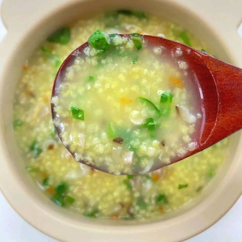 mr_cornel82's tweet photo. Just a little sweet treat to send to my friend when they’re under the weather—hope this warm porridge helps with their discomfort!， https://t.co/zxfbpa8G4n