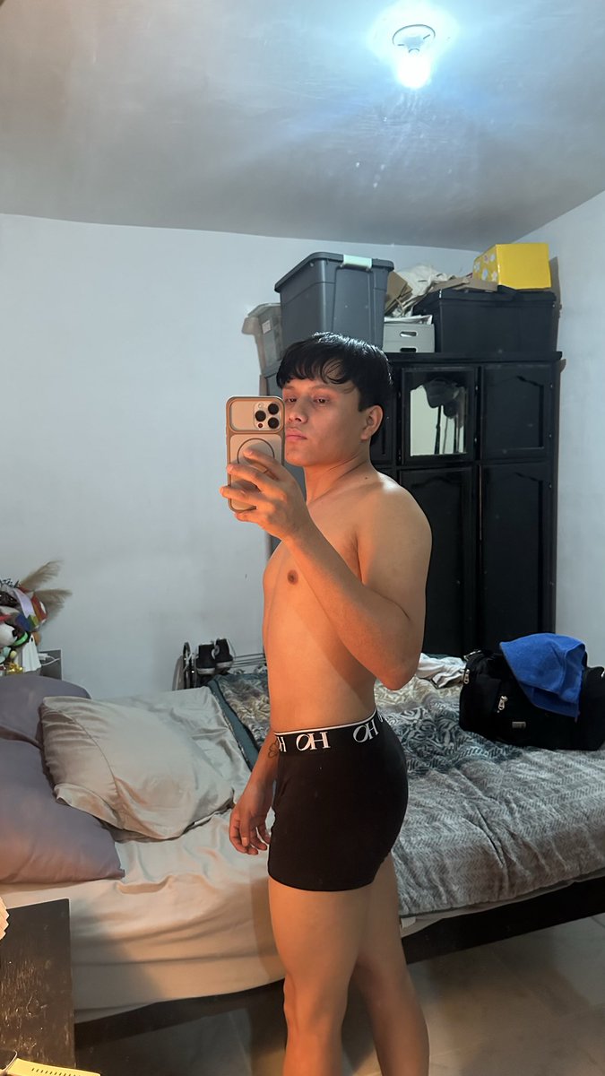 CesarCa93823643's tweet photo. Llegando del gym juju 
🫰🏻🥵
#fypシ゚viral https://t.co/DNjmbhfBzo