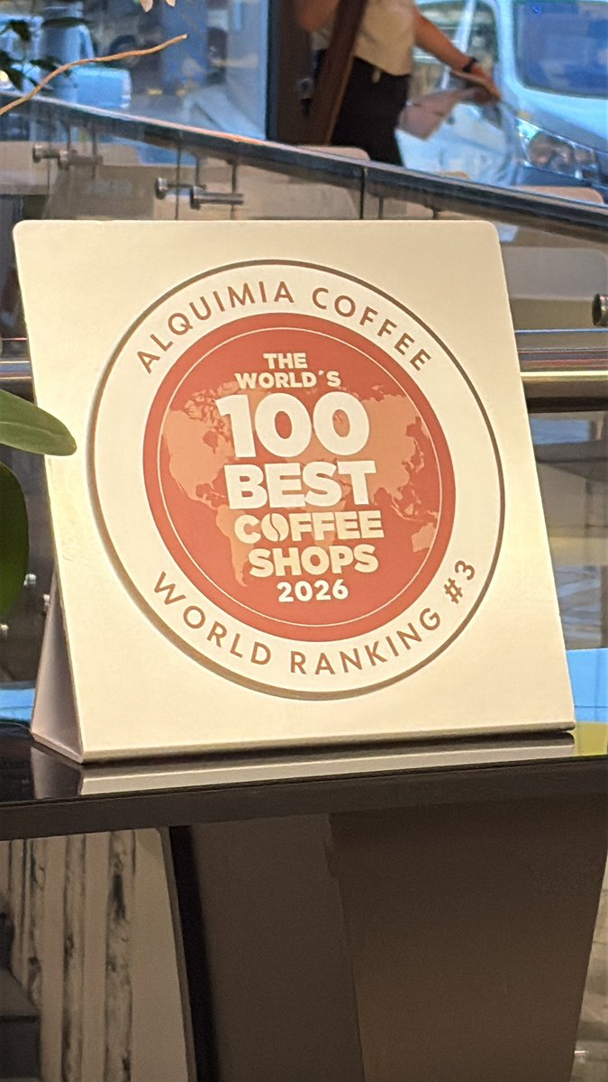dazurgeon's tweet photo. Ya se tomaron su tercera taza de café pa no infartarse ? https://t.co/kUOMctaerR