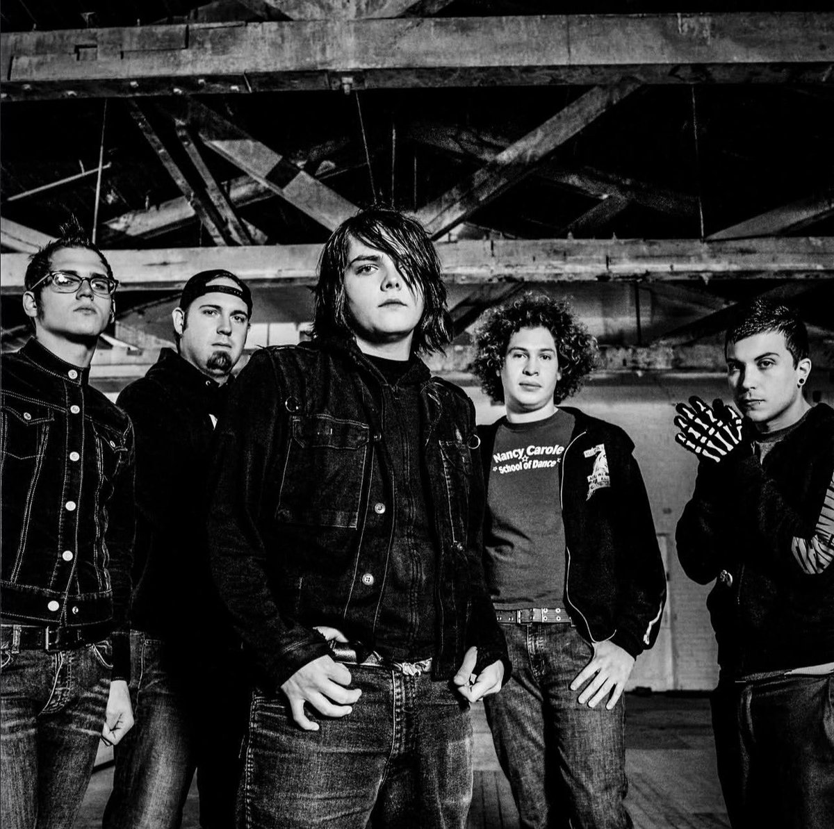 gorebugs's tweet photo. saw the 2003 mcr pic that was posted yesterday by pieter m. van hattem and GODD . 23 yrs apart https://t.co/C9g6NilfiQ