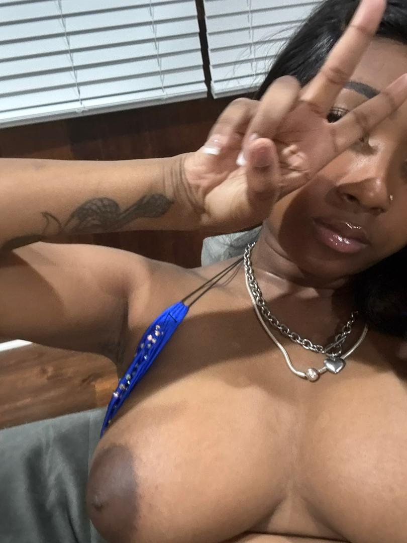 Emilyet0x's tweet photo. Men with good 🍆 always be like ‘you okay?’ after… sir, yes. Now come here.
#dmv #dmvfreak #bmorefreak #bmore #freak #freaky https://t.co/j1x8IiuiXc