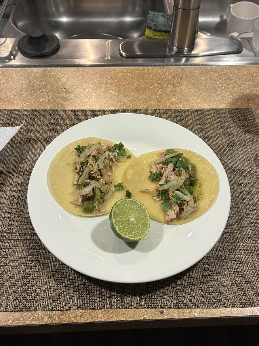 KidFriendlyUser's tweet photo. I cooked the tortillas in oil and it made them way better https://t.co/BX3JS0nGap