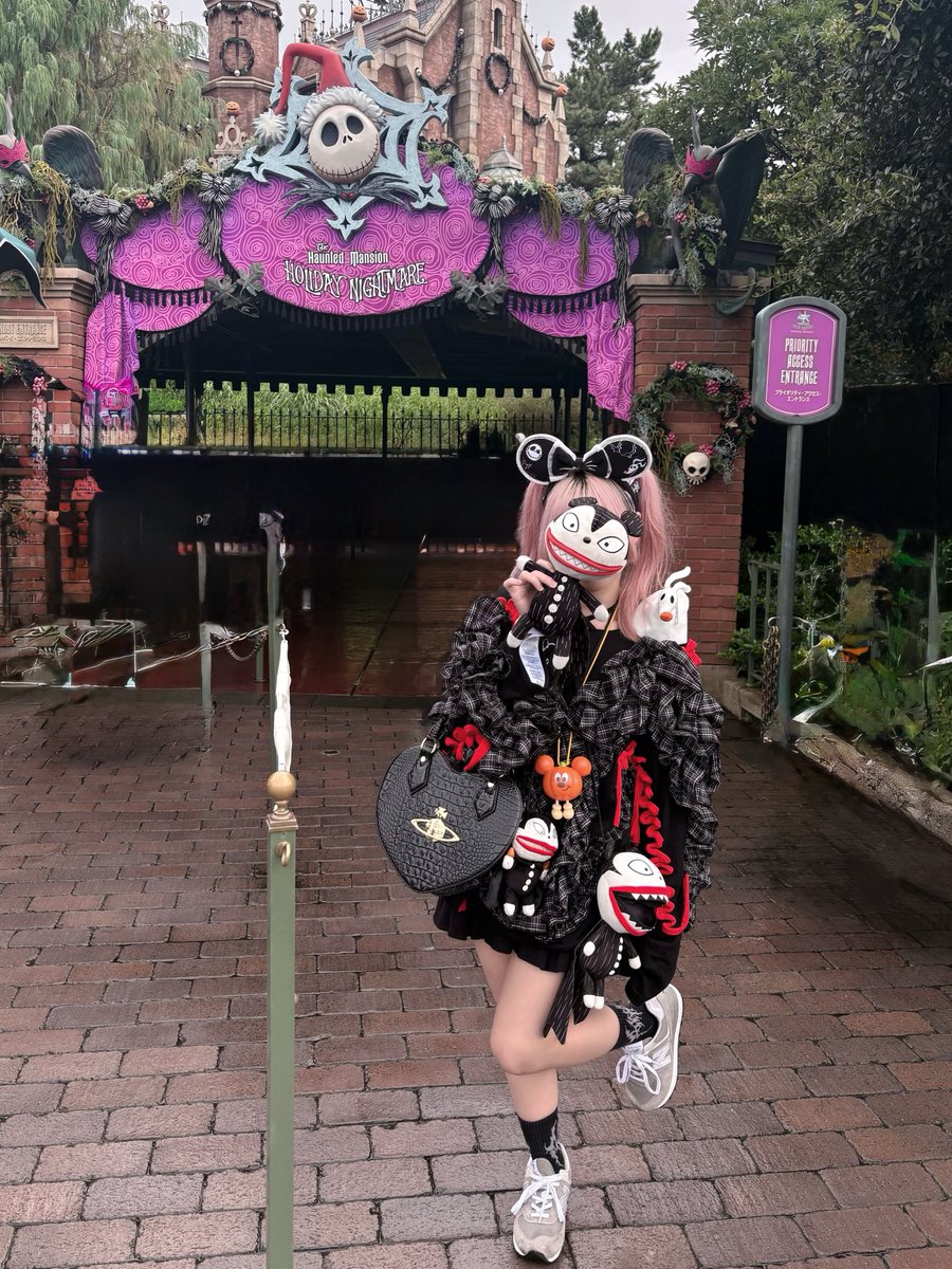 Purin_pppri08's tweet photo. 拐ったサンディ・クローズ閉じ込めて
真っ暗にして鍵つけて https://t.co/GkJqhkI1np