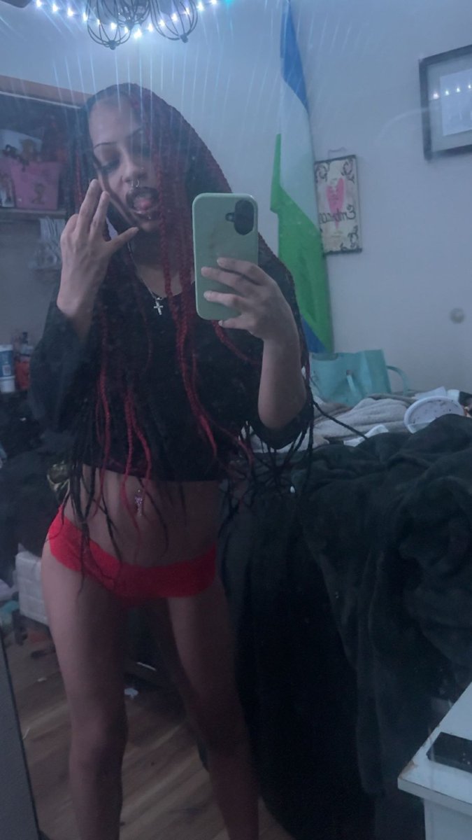 LasciviousSlipz's tweet photo. i needa get more lingerie seriously !! #nsfwtwt #petite #alt https://t.co/8guBhuqzte