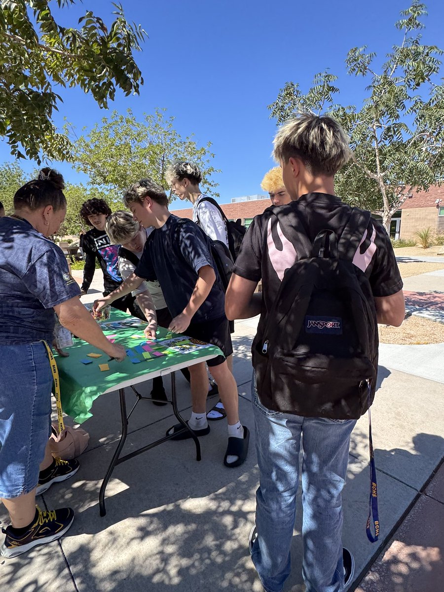 boulder_hs's tweet photo. π€ Would You Rather? Lunch was a little more interactive today as students made their choices, shared their thinking, and saw that different perspectives make things more interesting! π¦
#BCHS41 #EaglePride #KnownValuedConnected #nvweekofrespect https://t.co/0pIFYSHbMn
