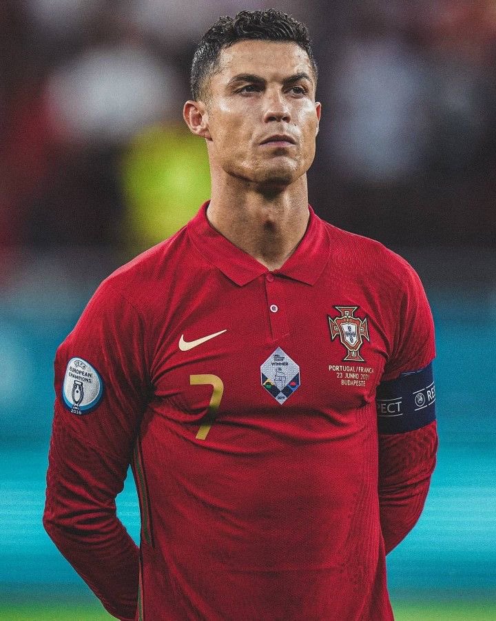 1SMi_'s tweet photo. 🚨🚨🚨🚨🚨🚨🚨💣 عاجل — ماركا:

بعد المؤتمر الصحفي توجه جيسوس برفقة رئيس الاتحاد للأجتماع مع كريستيانو

كريستيانو لم يرد على اي منهم وغادر للمطار ليسافر! https://t.co/PyG1gN75R3