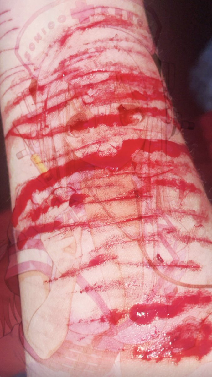eek51u's tweet photo. cool SFX MAKEUP, and AI GENERATED #slittwt #shedtwt #988twt #sfx https://t.co/h7SQb2SFWp