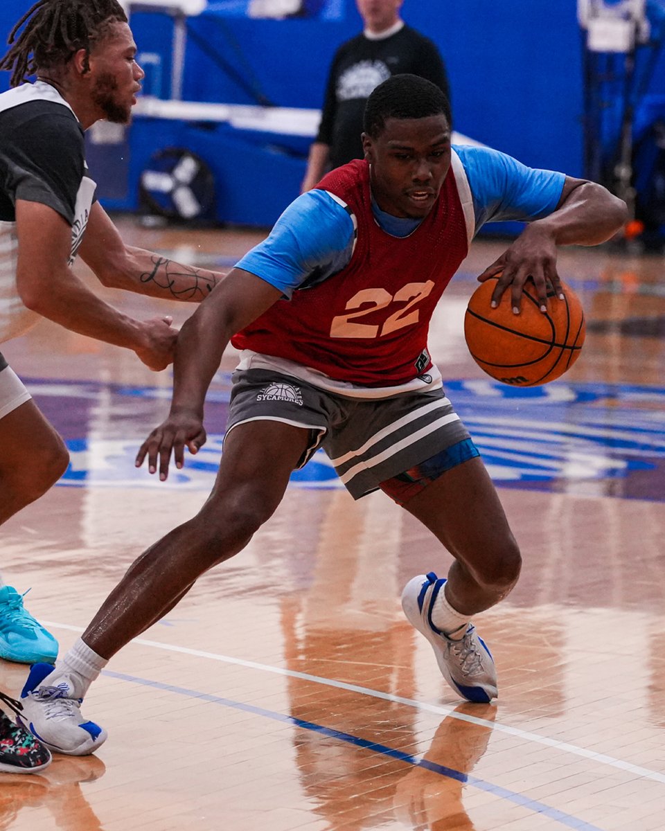 IndStBasketball's tweet photo. Work doesn't stop!

Last day of September ✔️

We start playing games next month!

#MarchOn https://t.co/SP5bNbb4Fg