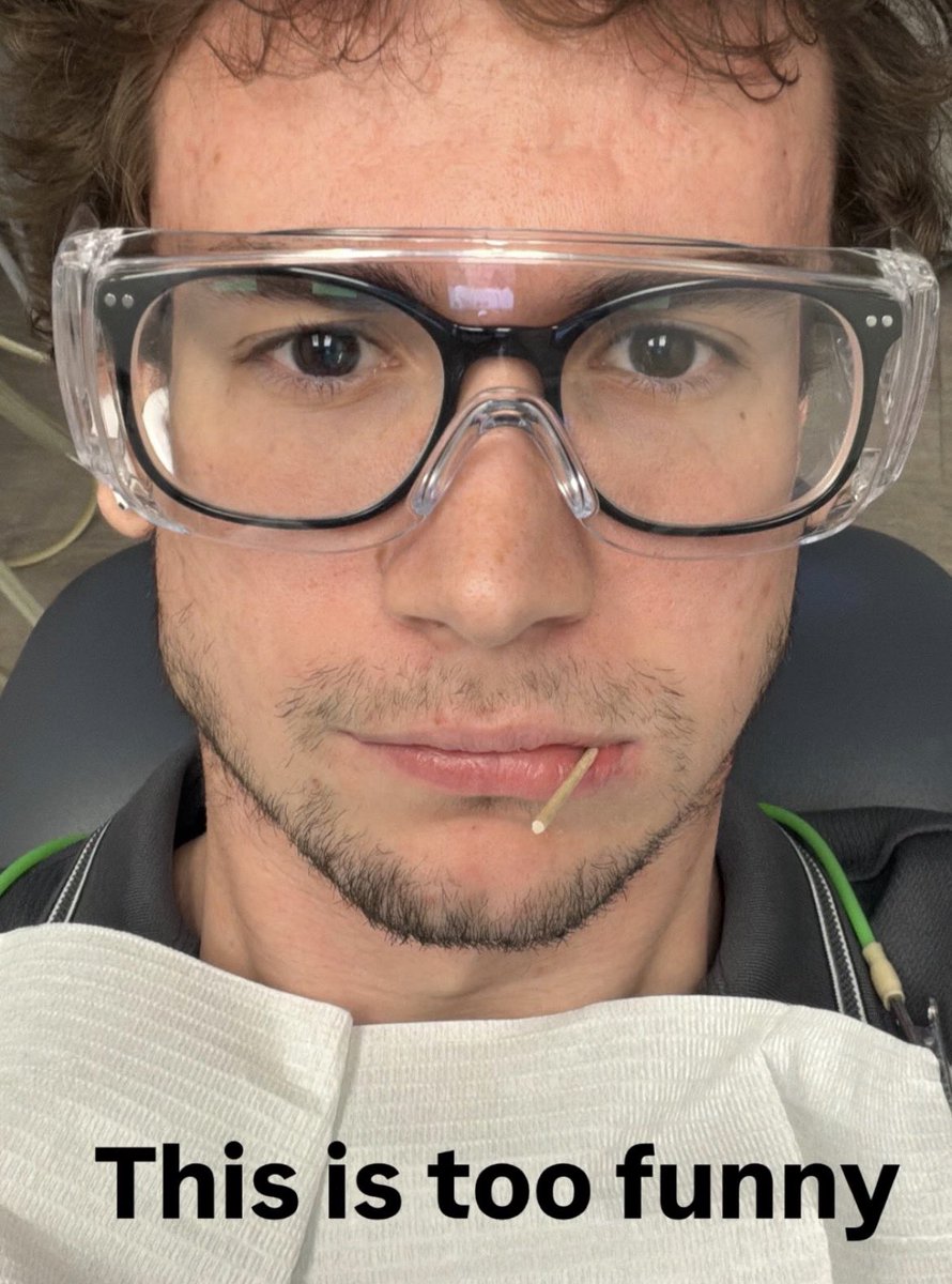 kniveswy's tweet photo. gente ele já arrumou os dentes https://t.co/vfMFZw9Bkr