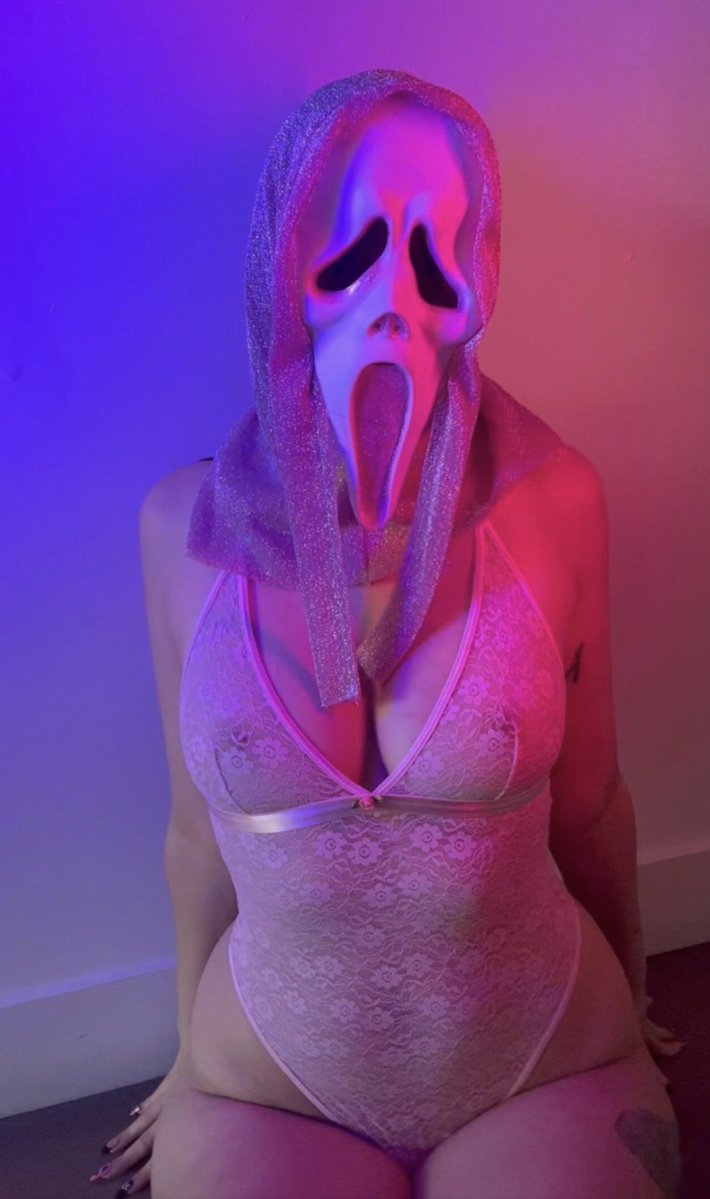 guidopenne's tweet photo. Can you tell I have a Ghost Face kink? https://t.co/7nI9I0NyYk