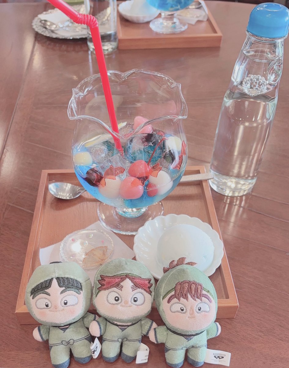 kikuri00472's tweet photo. 夏も終わってすっかり秋になってしまったけどまだ暑い頃にずっと気になってたソーダを飲みに行ってました🫧
飴細工のポイで金魚掬いしてみた𓆝
三ろちゃん達、初めてお出かけに連れて行ったけど可愛すぎる👏🏻⟡.· https://t.co/CRjX0ATlOR